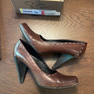 Donald Pliner Berri 0606 Brown Pumps
